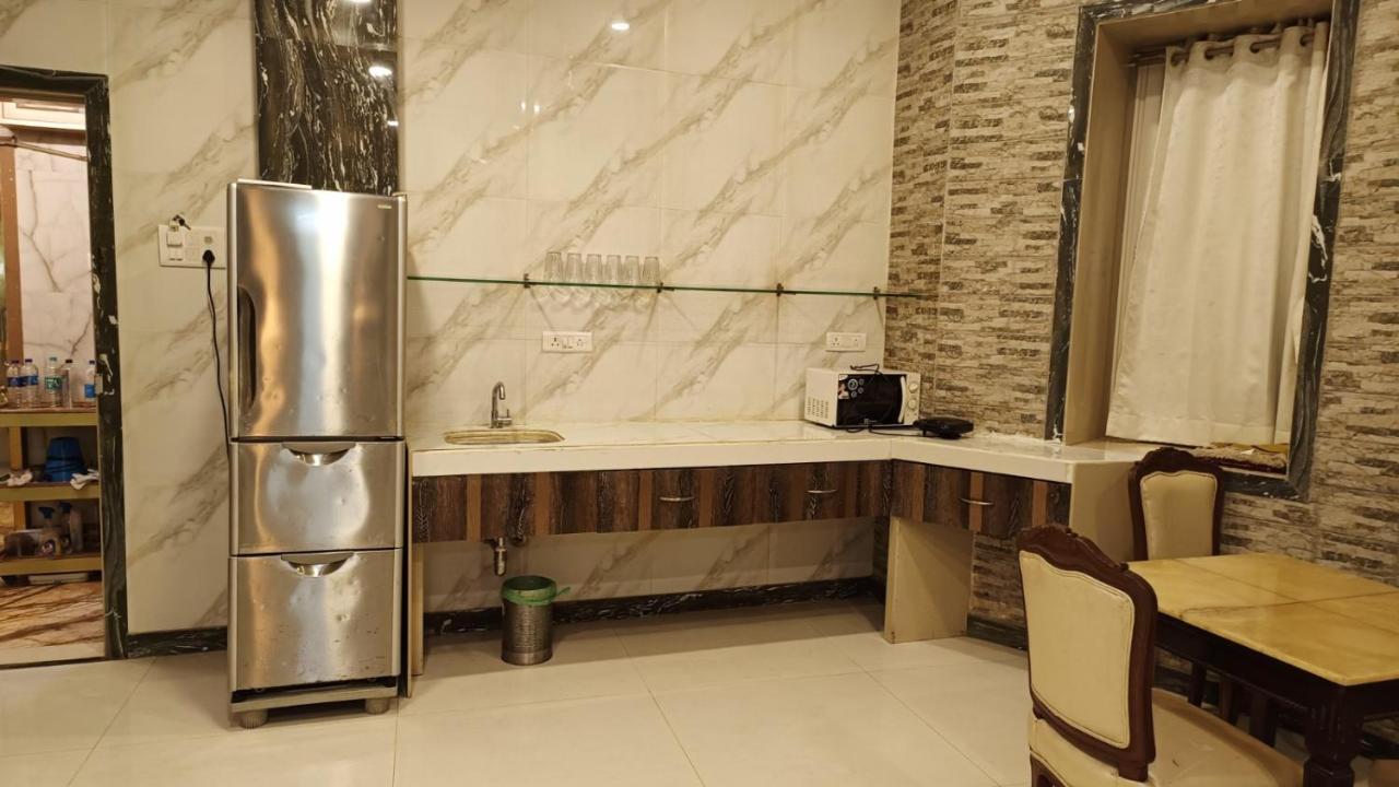 Hotel Oliver Мумбаи Экстерьер фото