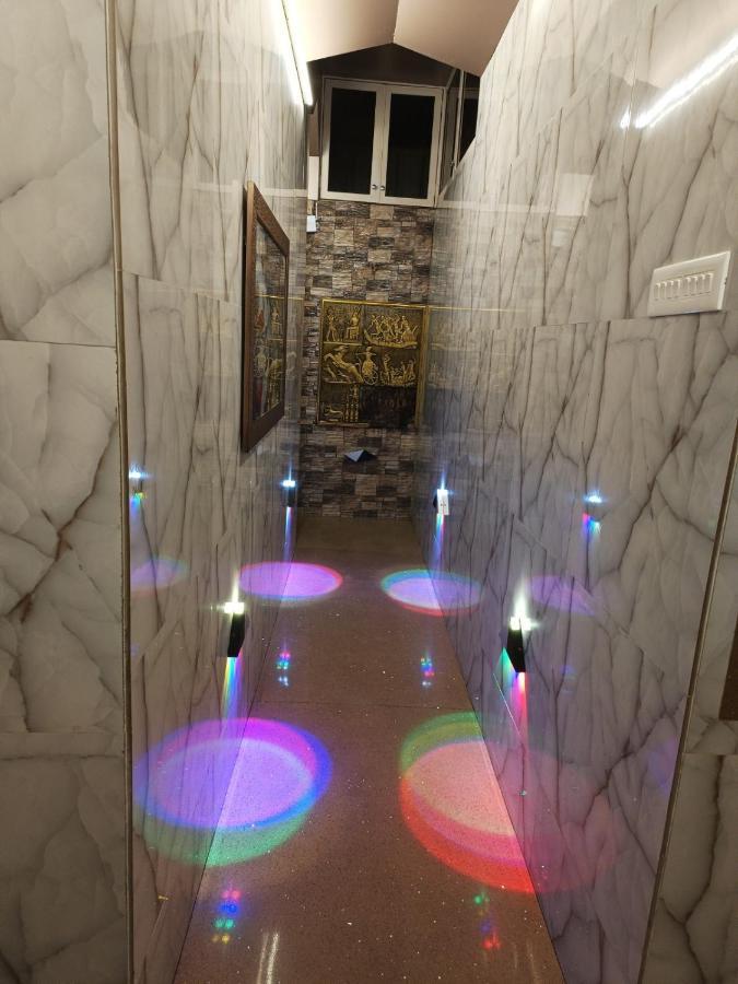 Hotel Oliver Мумбаи Экстерьер фото
