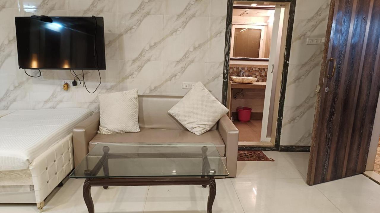 Hotel Oliver Мумбаи Экстерьер фото