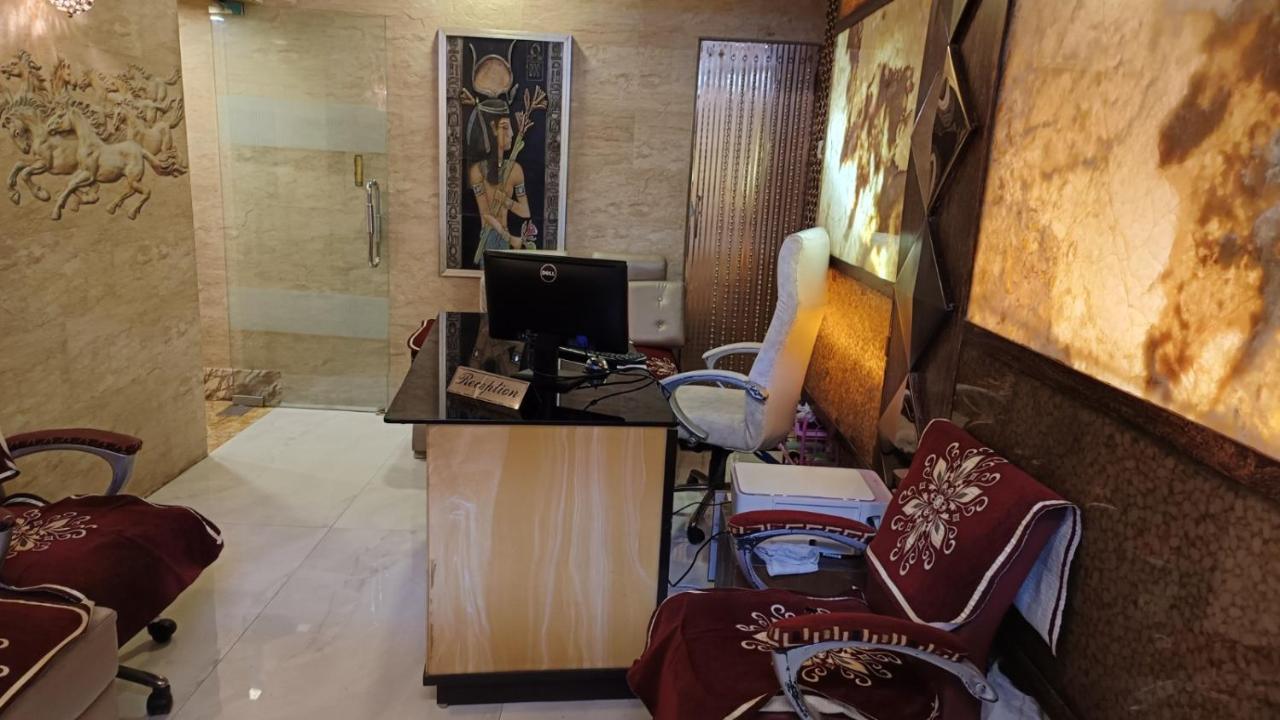 Hotel Oliver Мумбаи Экстерьер фото